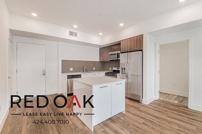 Foto del edificio - 5727 La Mirada Ave