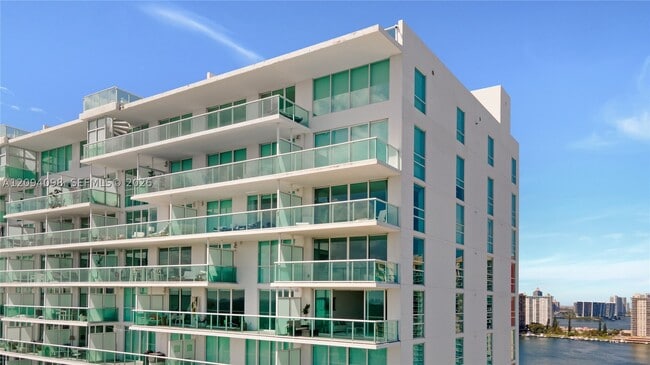 Foto del edificio - 400 Sunny Isles Blvd