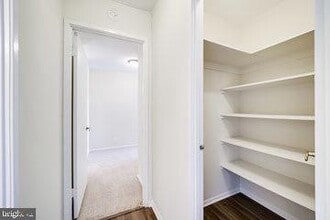 Building Photo - 205 Yoakum Pkwy