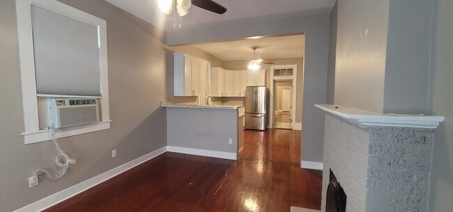 Foto del edificio - 8423 Cohn St