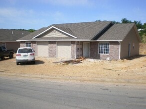 Building Photo - 650 S Rolla St