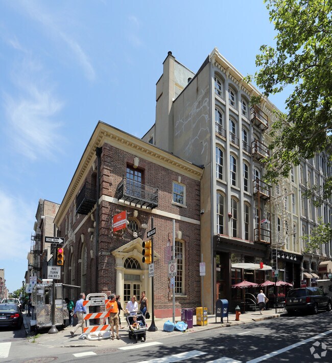 241243 Chestnut St, Philadelphia, PA 19106 Apartments Philadelphia