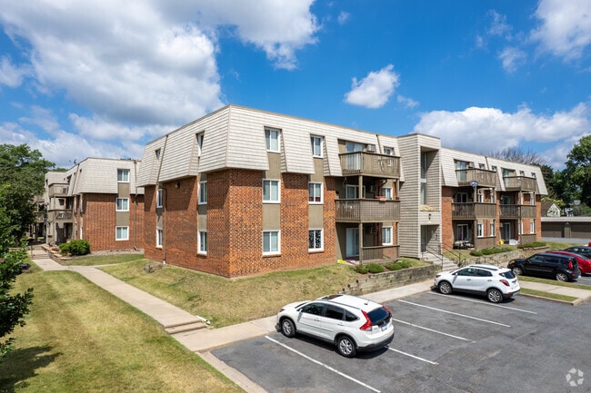 Building Photo - White Oaks Apartments