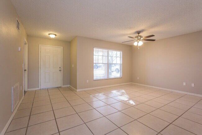 Building Photo - 2435 Sagemont Dr