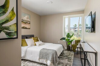 Building Photo - Arista Glendale