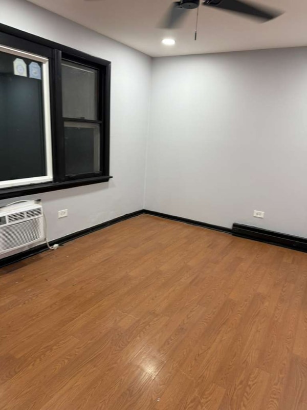 Foto del edificio - 1379 River Dr