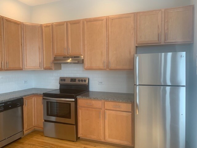 Foto del edificio - 3055 N Sheffield Ave