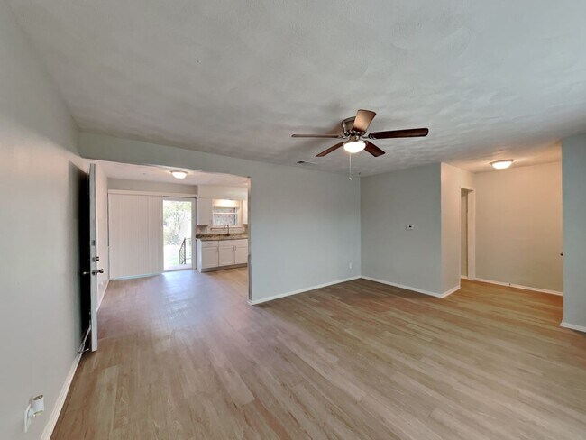 Foto del edificio - Newly Renovated 3BR/2BA Home in Dallas