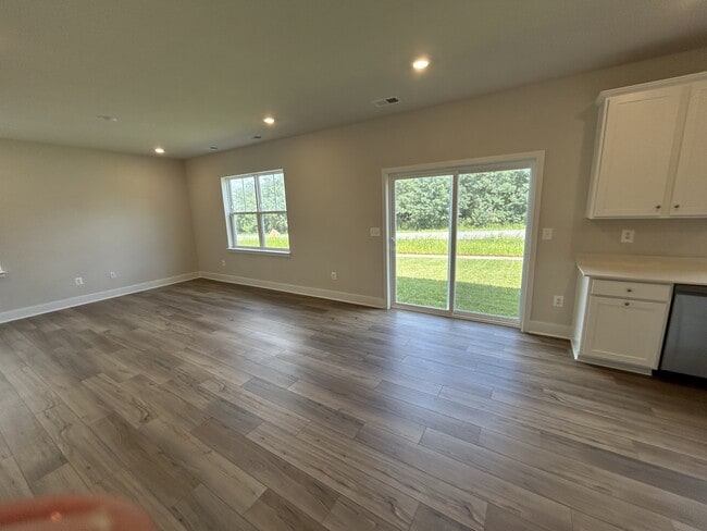 Building Photo - 469 Gravenstein Ln