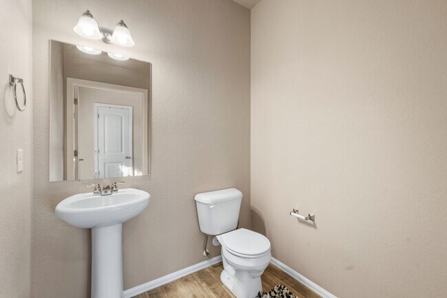 Building Photo - 7643 Sand Lake Heights