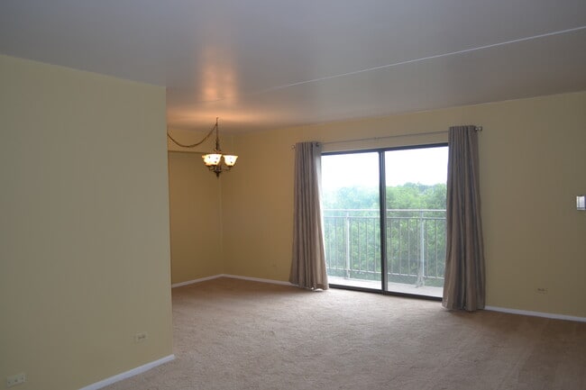 Living Room - 6340 Americana Dr