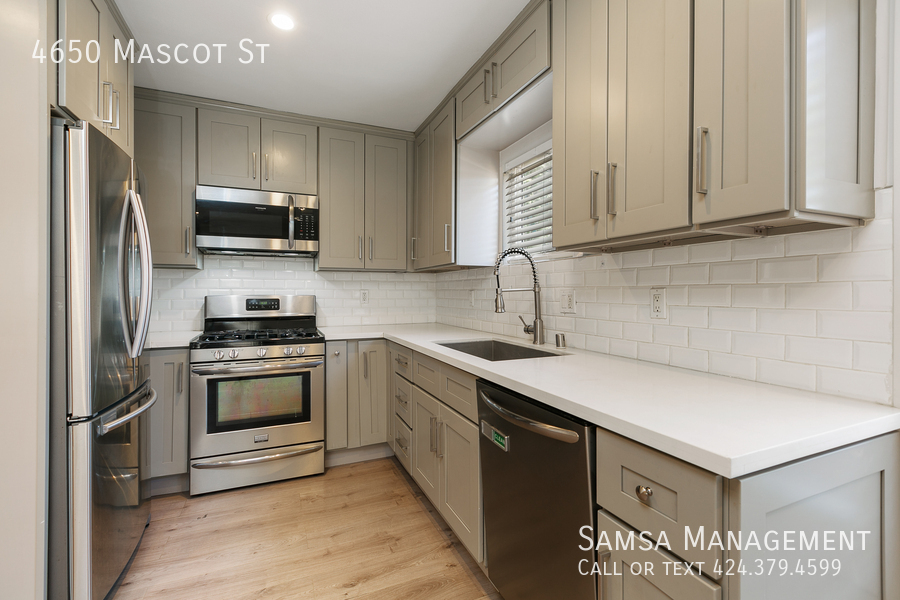 Foto principal - 4650 Mascot St