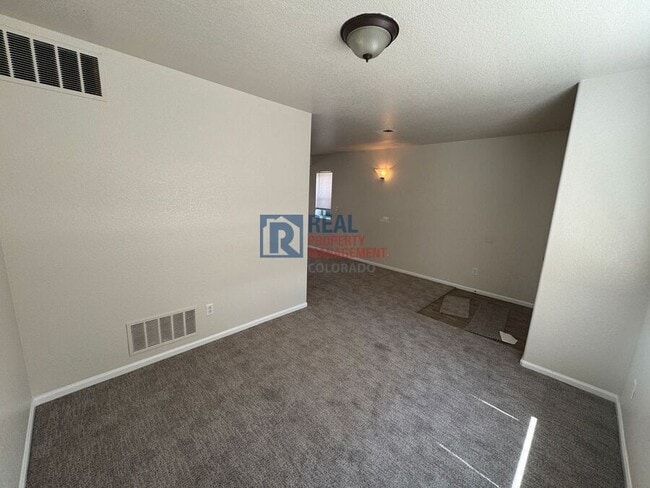 Building Photo - 18613 E Chaffee Pl