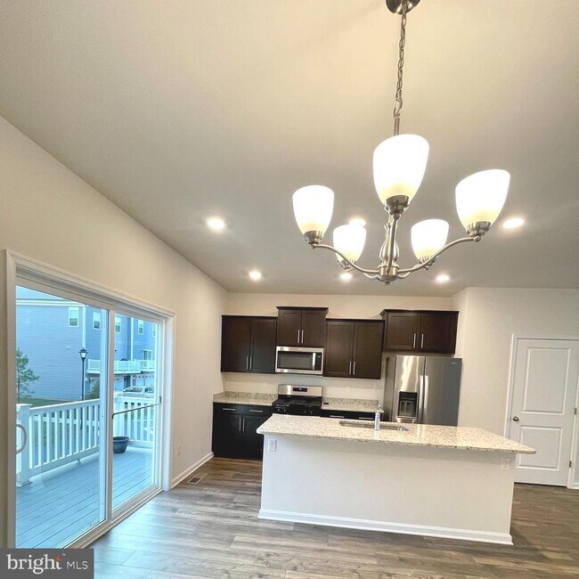 Building Photo - 2709 Princess Victoria Way