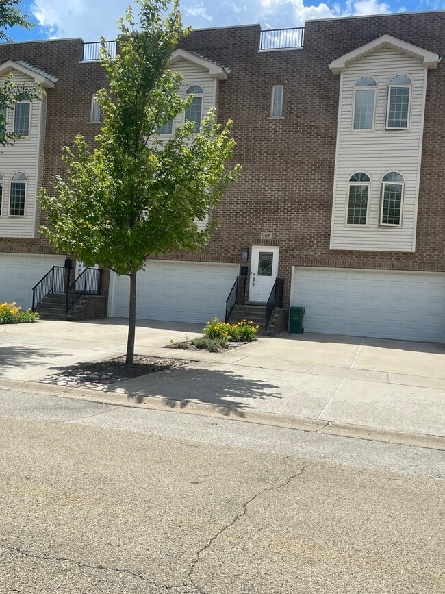 Building Photo - 908 East St