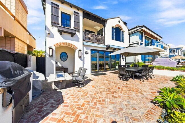 Building Photo - 1228 W Oceanfront