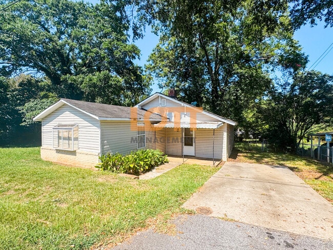 Building Photo - 16 Highlawn Ave