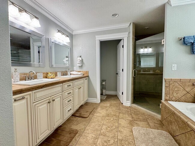 Foto del edificio - 130 Ridge Dr