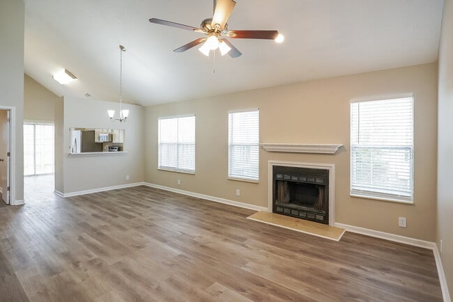 Building Photo - 1016 Mansker Dr