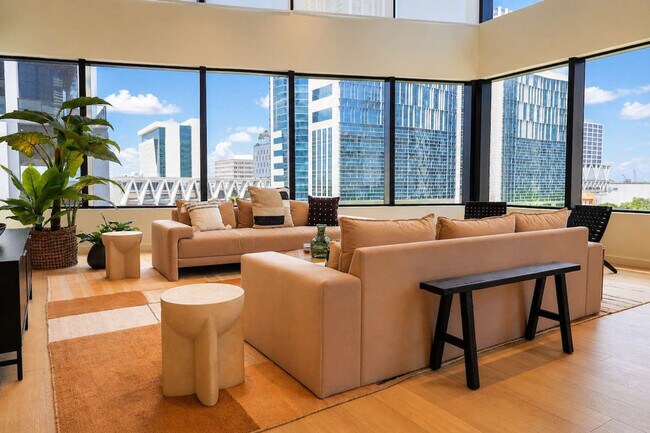 Foto del edificio - 225 N Miami Ave