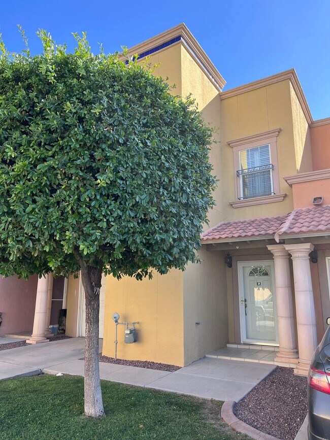 Foto del edificio - 3150 N Yarbrough Dr