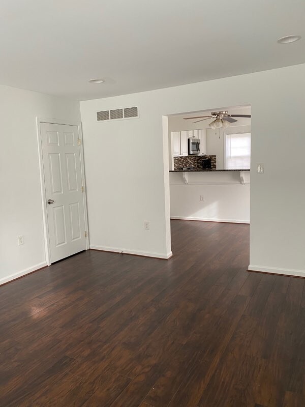 Building Photo - 8227 Parham Ct