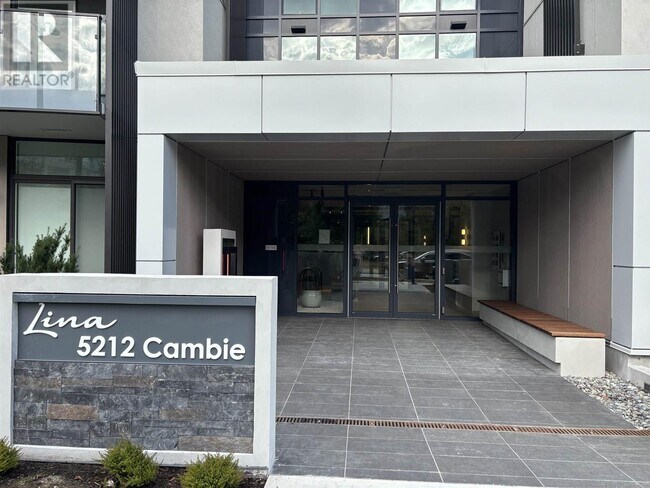 Photo du bâtiment - 5212-5212 Cambie St.