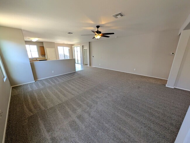 Foto del edificio - 3 Bedroom Home in the Beacon Heights Commu...