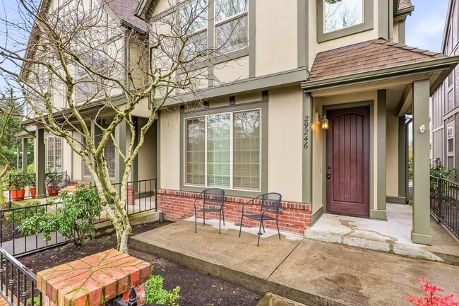 Building Photo - Just Listed!! 2 Bedroom, 2.5 Bathroom Townhouse in Arbor Villebois!