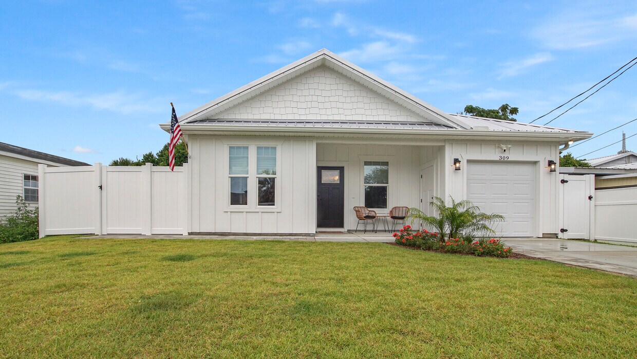 Primary Photo - 309 Casa Plz