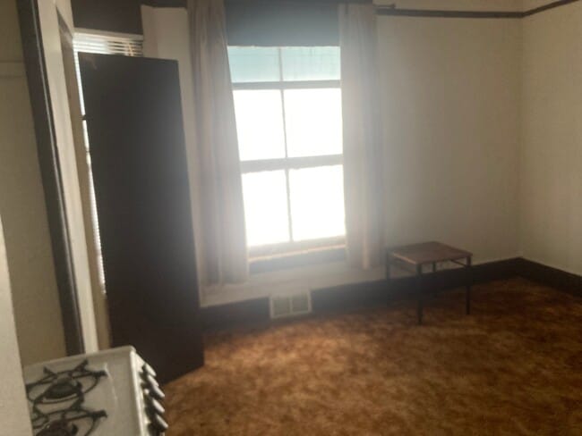 Building Photo - 3431 W Kilbourn Ave