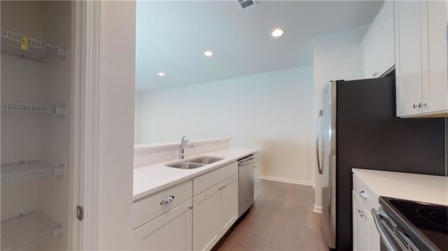 Building Photo - 4974 Longview Walk