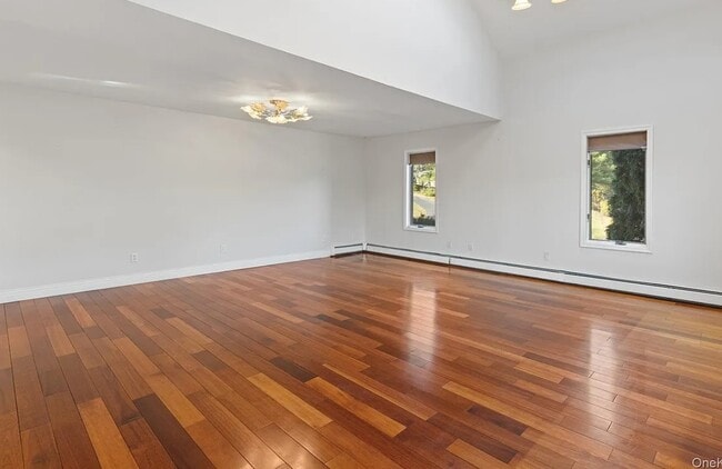 Building Photo - 13 Mesa Pl
