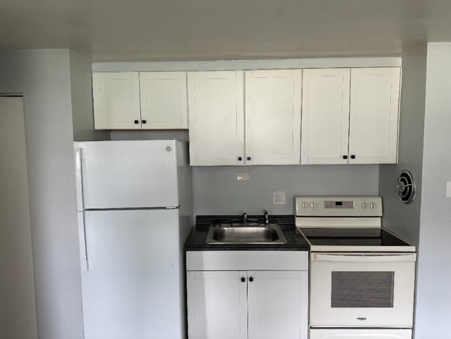 Building Photo - 2905 Queen City Ave