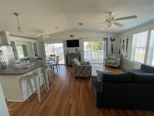 Foto del edificio - 3687 Blueberry Ln