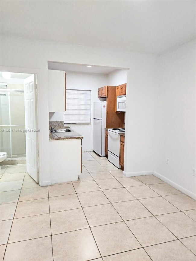 Foto del edificio - 7130 Rue Versailles Dr