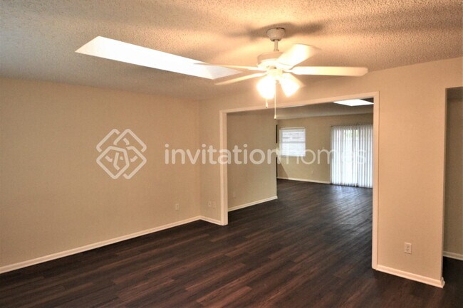 Foto del edificio - 4632 W Poinsettia Dr