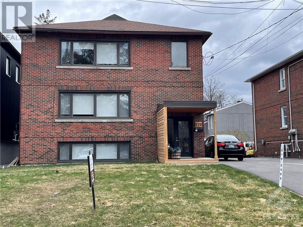 579 Tweedsmuir Ave, Ottawa, ON K1Z 5P4 House for Rent in Ottawa, ON