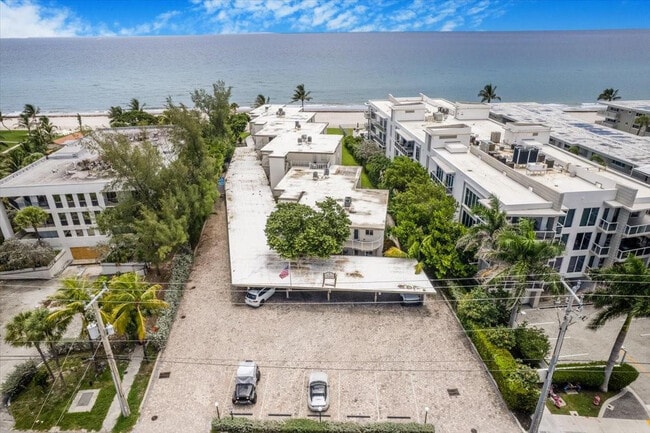 Building Photo - 1203 Hillsboro Mile