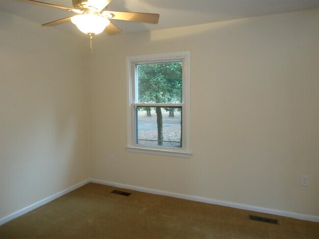 Building Photo - 901 Quarry Rd