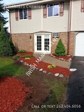 Building Photo - W246N6671 Champeny Ct