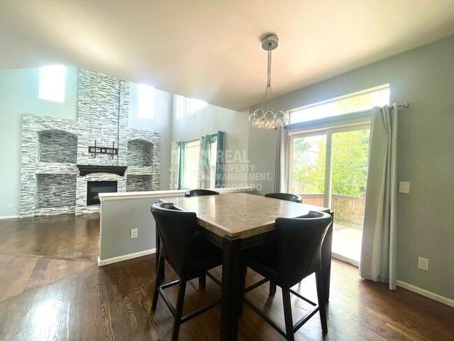 Building Photo - 6305 S Ukraine Ct