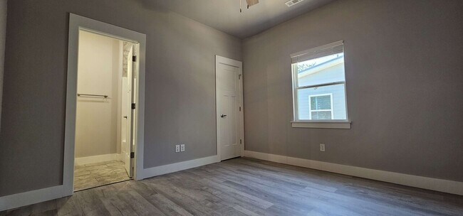 Building Photo - DTR - 210 N 7th Street