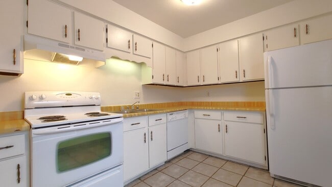Building Photo - 7510 Pennsylvania Ln NE
