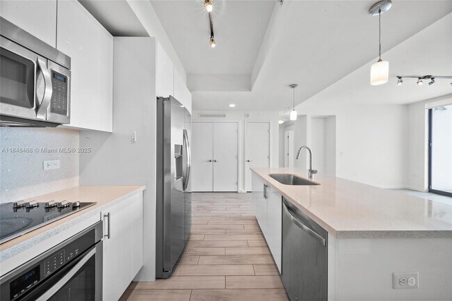 Foto del edificio - 999 SW 1st Ave