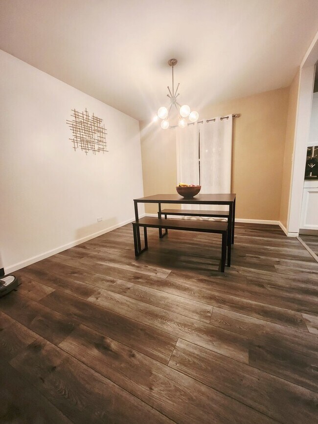 Building Photo - 264 Lincoln Dr