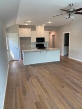 Building Photo - 1535 S Duncan Ave