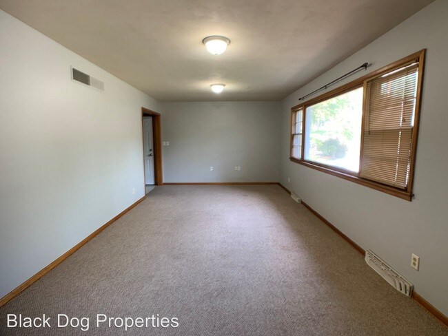 Building Photo - 4 br, 2 bath House - 2103 College Heights