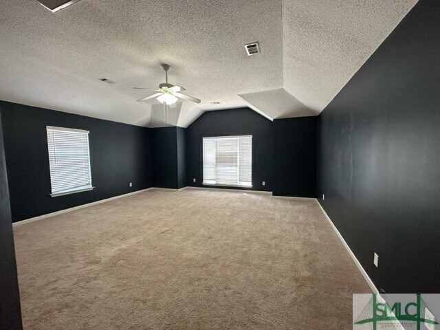 Foto del edificio - 240 Oak Ridge Cir