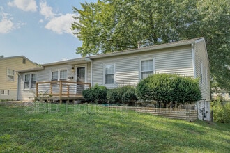 Building Photo - 1404 N Pearl Dr
